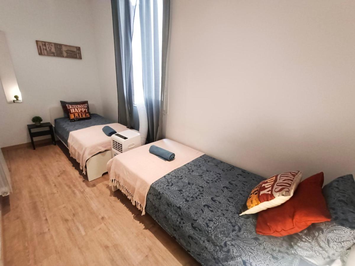 Private Rooms In Born บาร์เซโลนา ภายนอก รูปภาพ