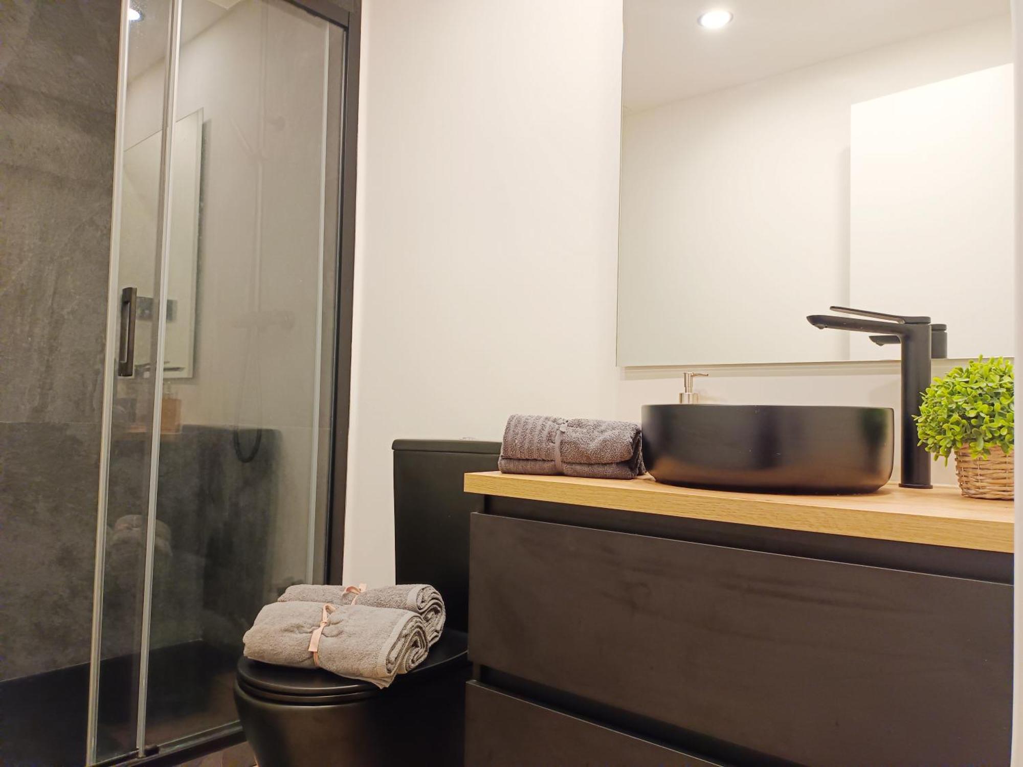 Private Rooms In Born บาร์เซโลนา ภายนอก รูปภาพ